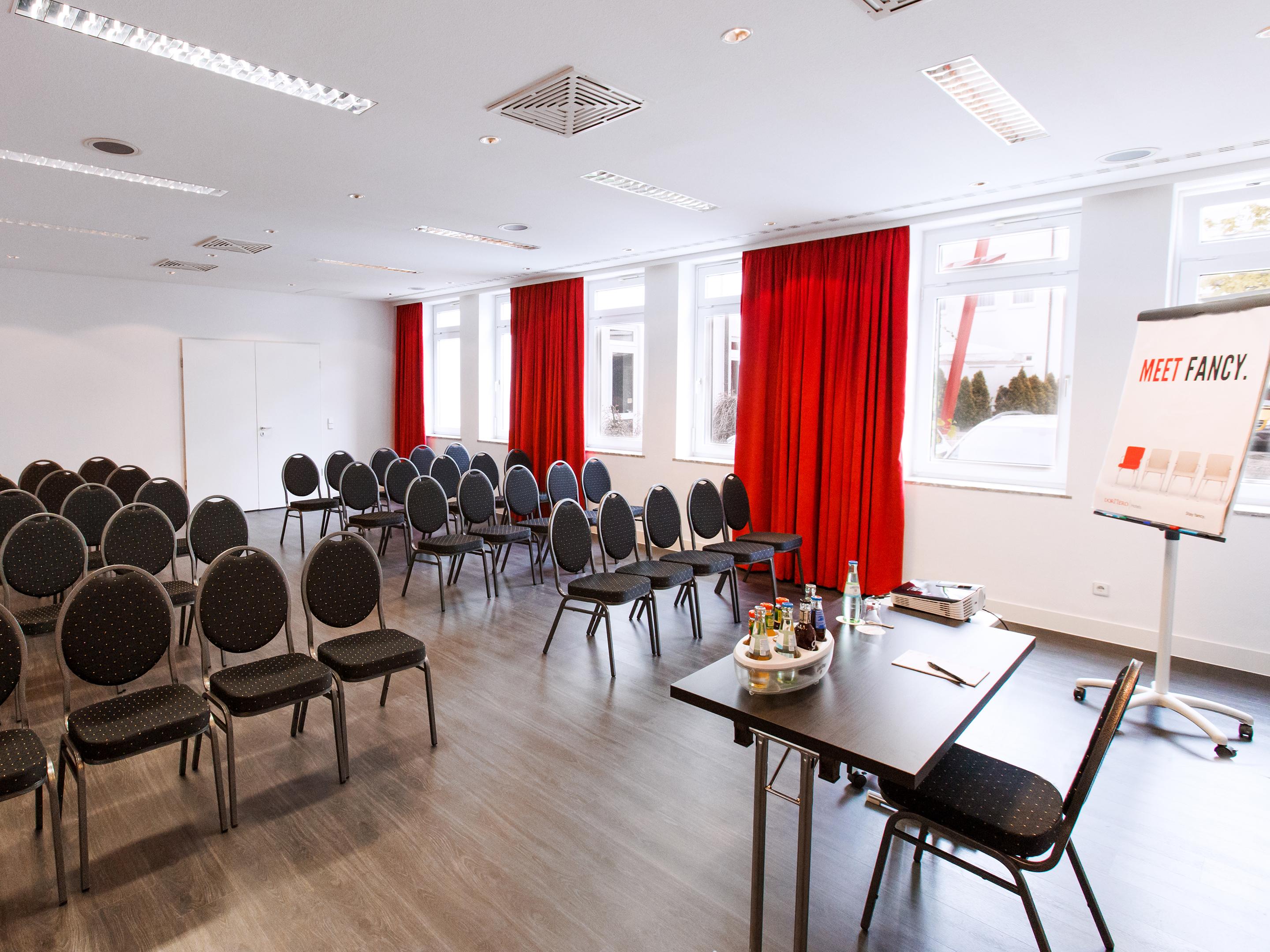 Dormero Hotel Dresden Airport Bagian luar foto